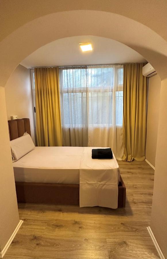 Bejart Apartment 5 ティラナ エクステリア 写真